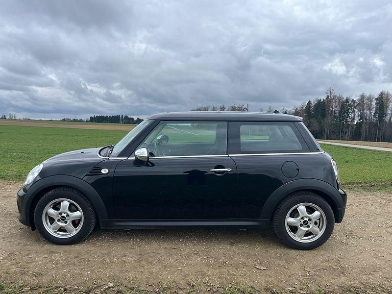 Gebraucht Mini Cooper D 111 PS (81 kW) 2011 Schwarz Kleinwagen