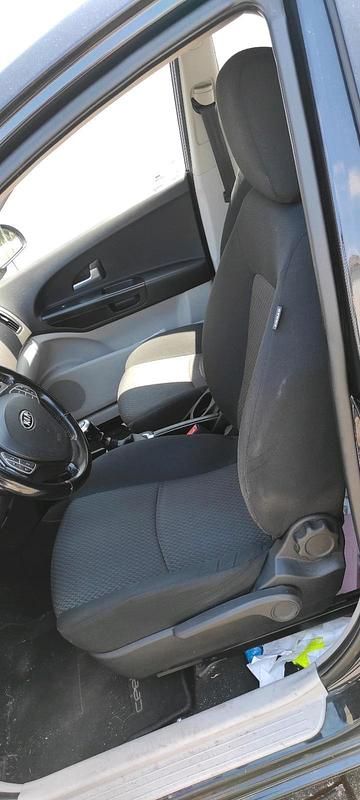 Gebraucht Kia Ceed 126 PS (92 kW) 2008 Schwarz Kleinwagen