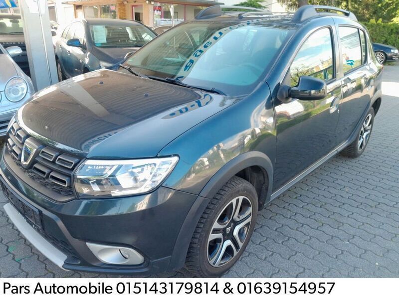 Grau Gebraucht 2019 Dacia Sandero Stepway Kleinwagen | 9.999 € (Fairer Preis) - Bild 1/4