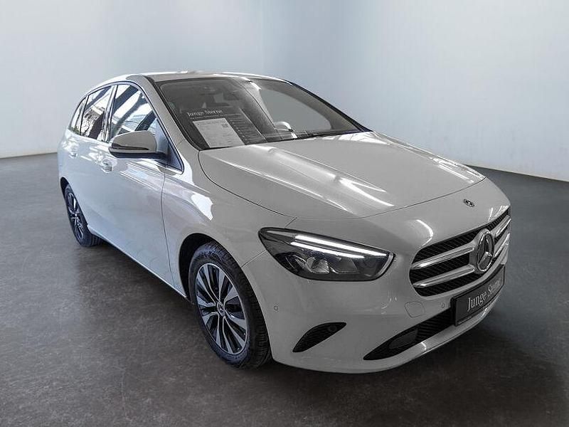 Gebraucht Mercedes B250e 160 PS (117 kW) 2022 Weiss Van / Kleinbus