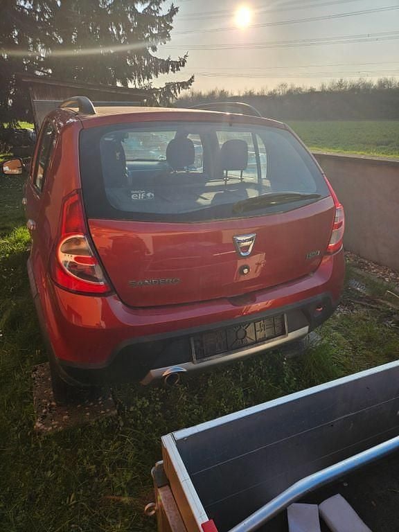 Gebraucht Dacia Sandero Stepway 88 PS (64 kW) 2011 Rot Limousine