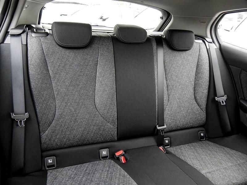 Gebraucht BMW 120 Shadowline 170 PS (125 kW) 2025 Weiß Kleinwagen