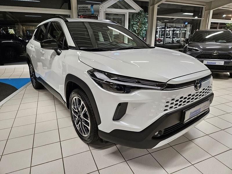 Neu Toyota Corolla Cross 179 PS (131 kW) 2025 Weiss SUV
