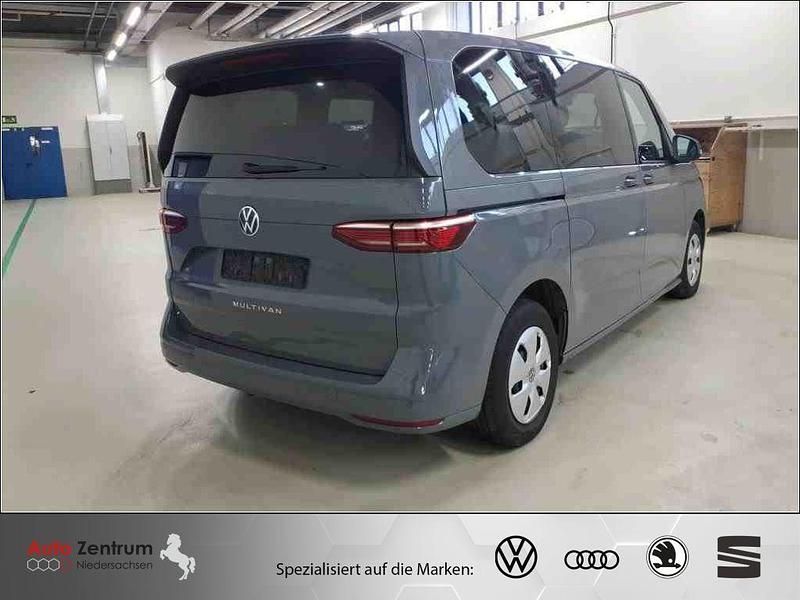 Gebraucht VW Multivan 136 PS (100 kW) 2023 Grau Van