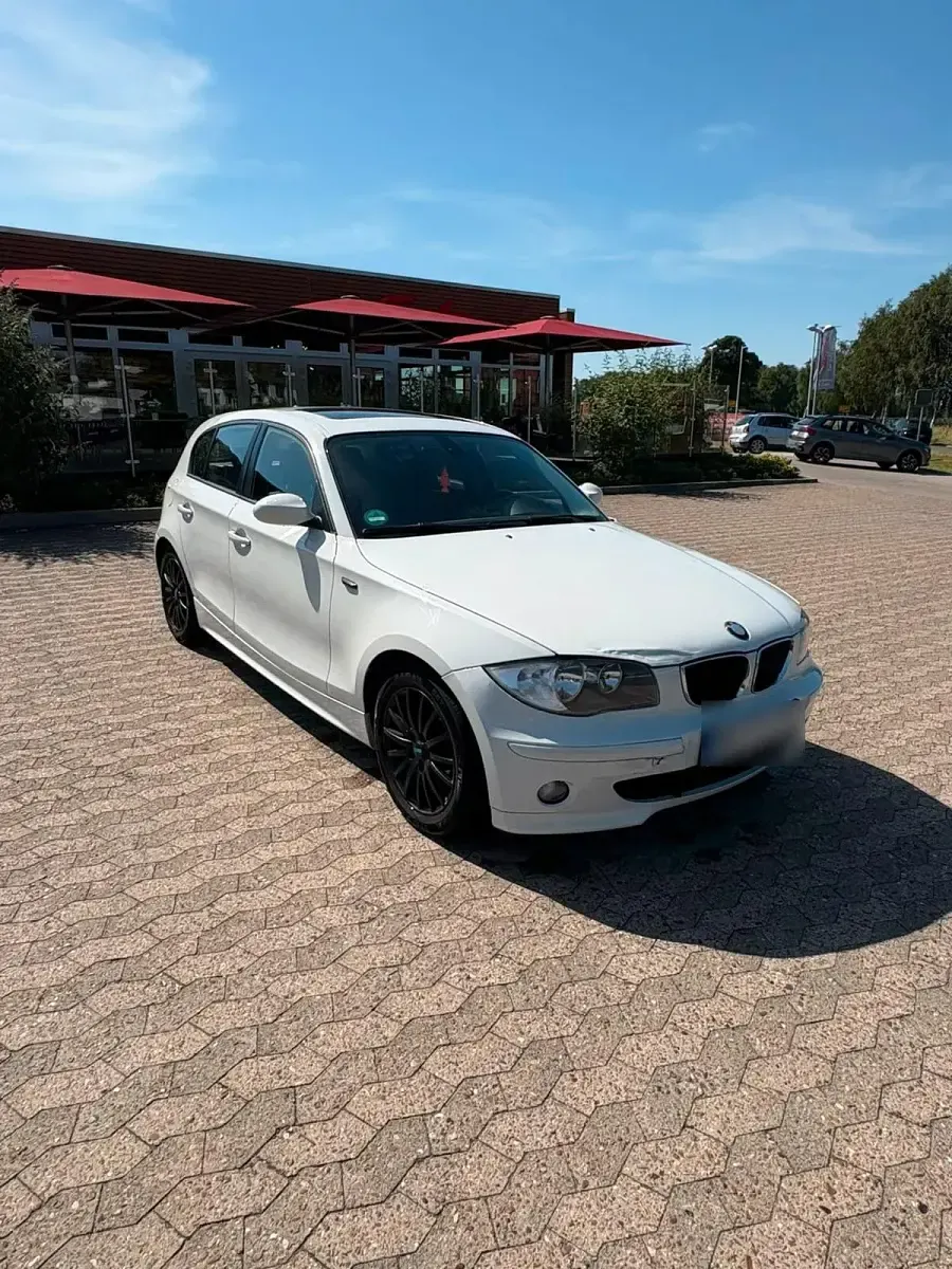 Gebraucht BMW 120 129 PS (94 kW) 2006 Weiß Kleinwagen