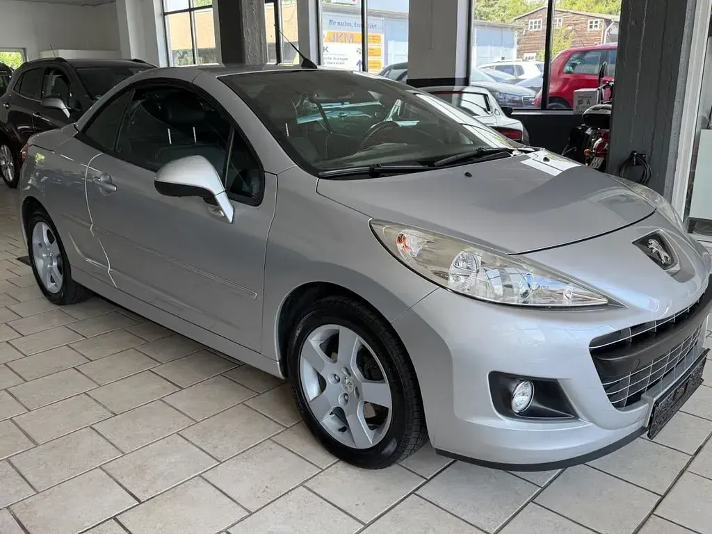 Gebraucht Peugeot 207 CC Allure 120 PS (88 kW) 2014 Silber Cabrio