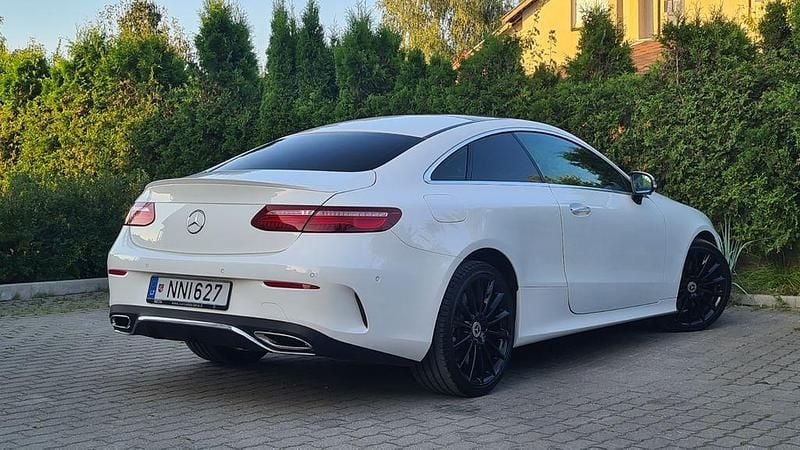 Gebraucht Mercedes E450 367 PS (269 kW) 2019 Weiß Coupé