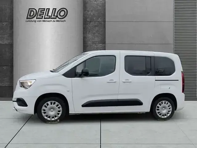 Gebraucht Opel Combo Life Elegance 131 PS (96 kW) 2022 Weiß Van / Kleinbus