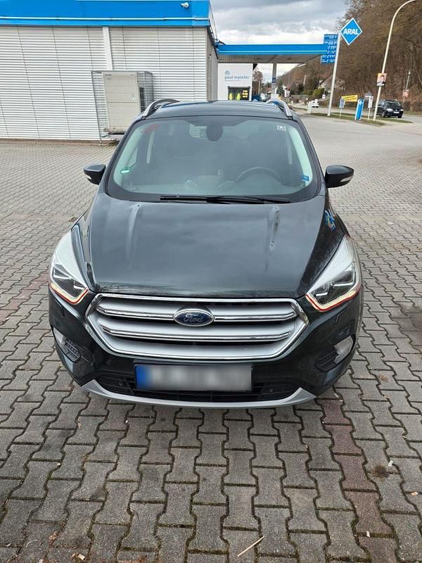 Gebraucht Ford Kuga 179 PS (131 kW) 2018 Grün SUV