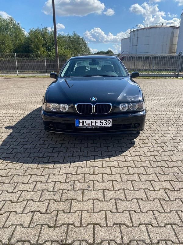 Schwarz Gebraucht 2002 BMW 530 Basis Limousine | 5.500 € (Superpreis) - Bild 1/4