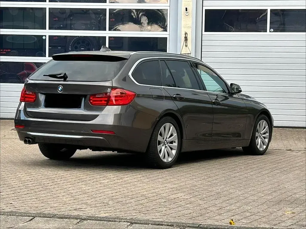 Gebraucht BMW 325 Luxury Line 218 PS (160 kW) 2013 Braun Kombi