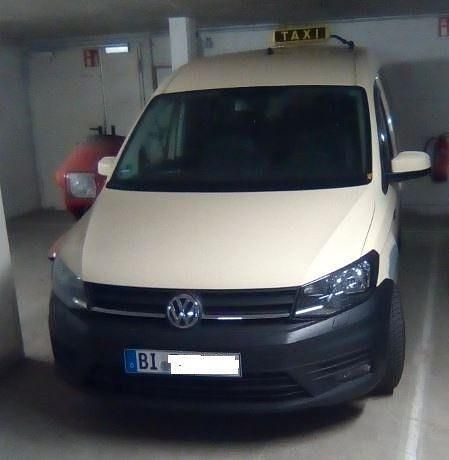 Gelb Gebraucht 2020 VW Caddy Maxi Trendline Van / Kleinbus | 19.950 € (Guter Preis) - Bild 1/4