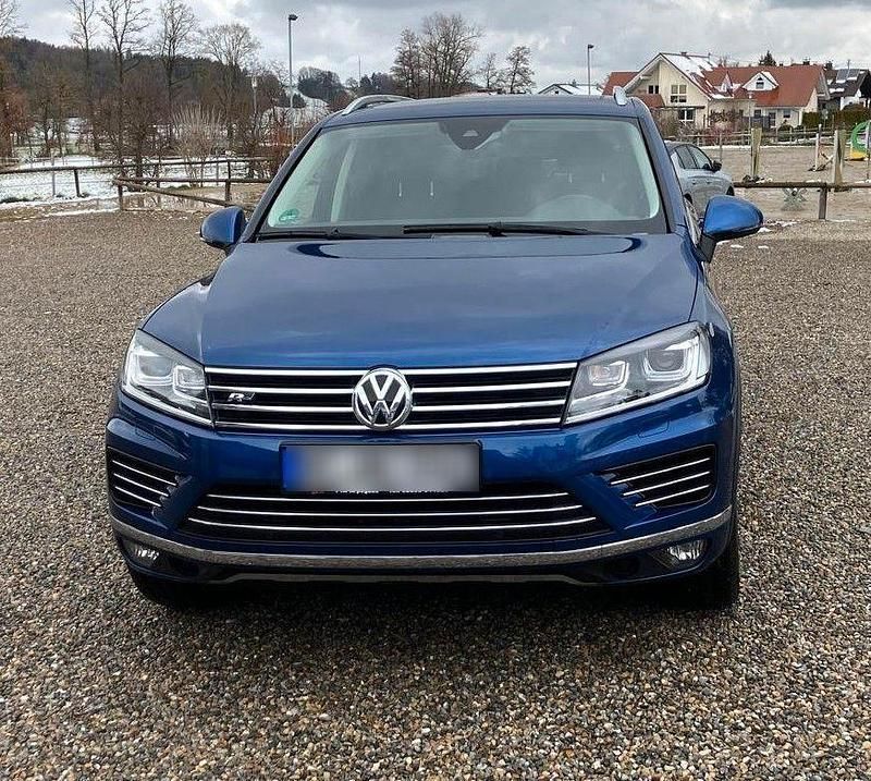 Gebraucht VW Touareg Executive 262 PS (192 kW) 2017 Blau SUV