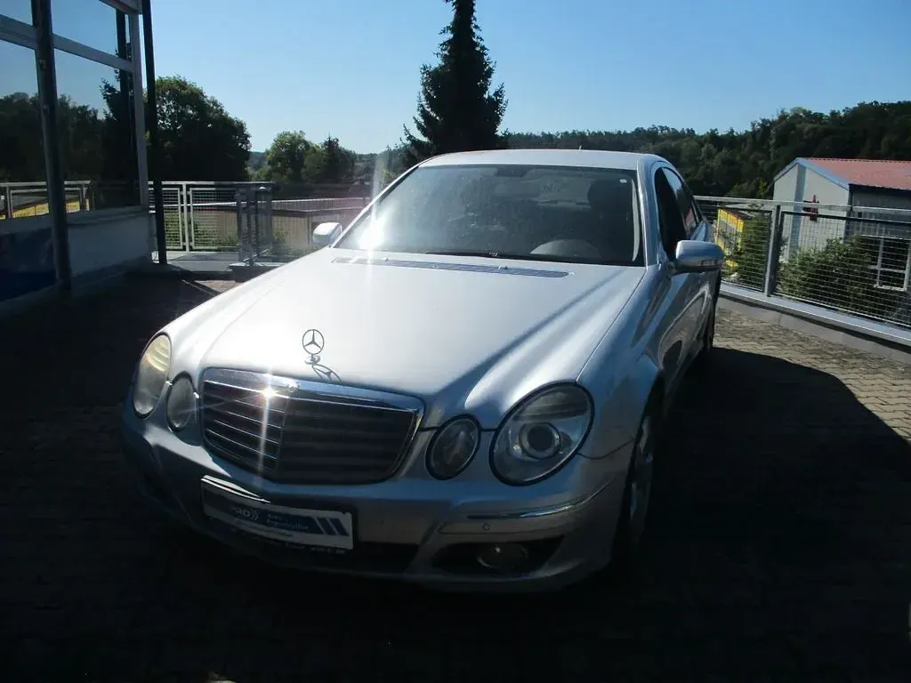 Gebraucht Mercedes E220 170 PS (125 kW) 2006 Silber Limousine