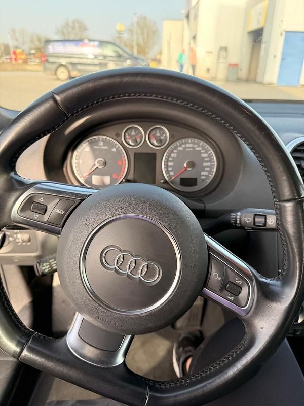 Gebraucht Audi Cabriolet 140 PS (102 kW) 2012 Schwarz Cabrio