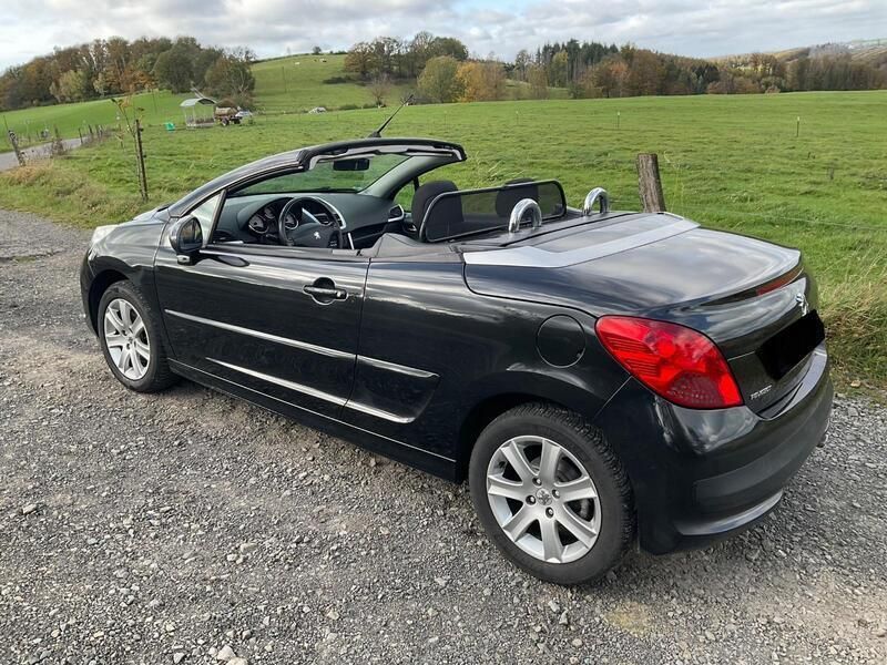 Schwarz Gebraucht 2009 Peugeot 207 CC Cabrio | 3.550 € (Etwas zu teuer) - Bild 1/4