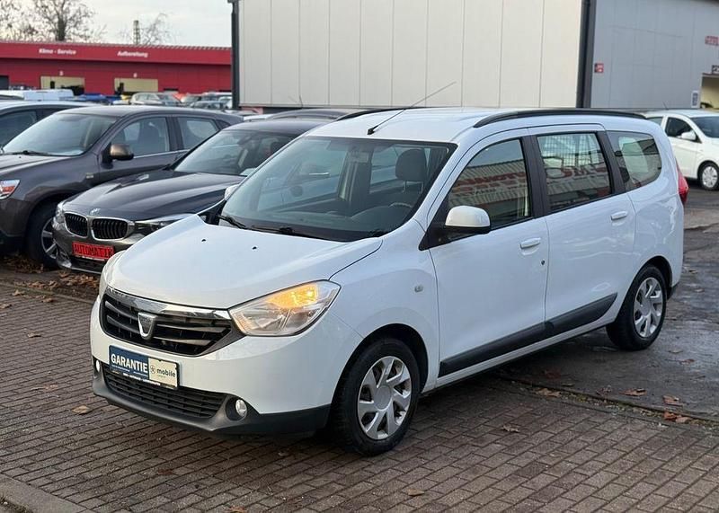 Weiß Gebraucht 2013 Dacia Lodgy Lauréate Van / Kleinbus | 3.490 € (Fairer Preis) - Bild 1/4