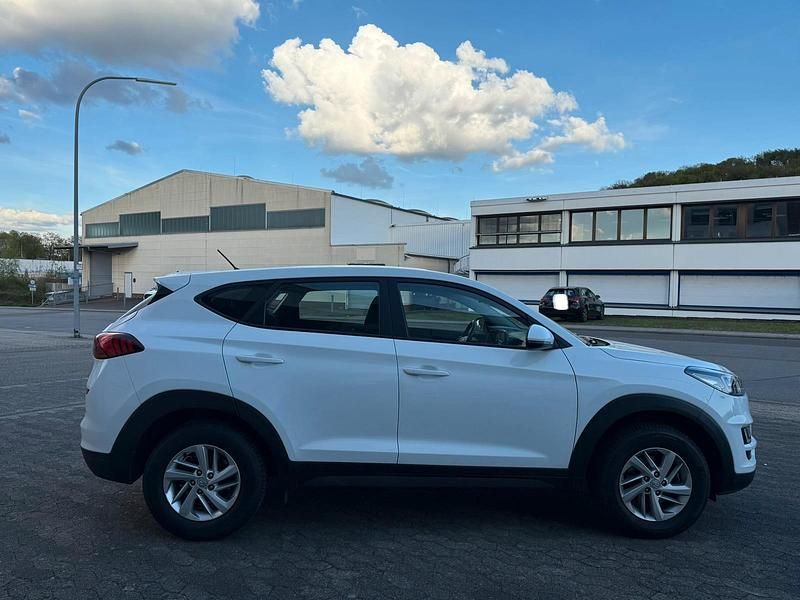 Second-hand Hyundai Tucson Select 132 CP (97 kW) 2018 Alb SUV