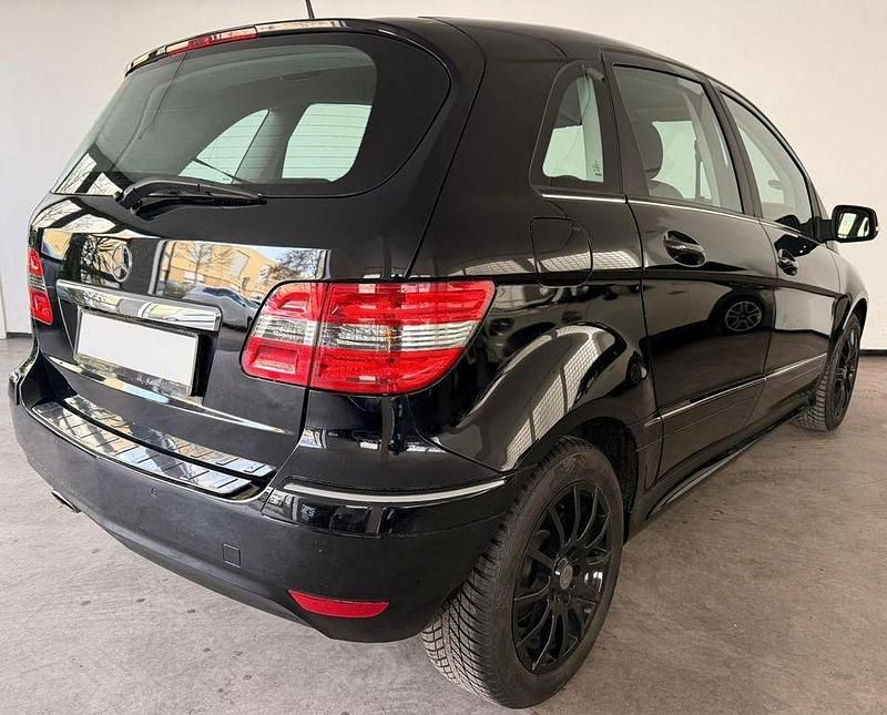 Gebraucht Mercedes B160 95 PS (69 kW) 2010 Schwarz Van / Kleinbus