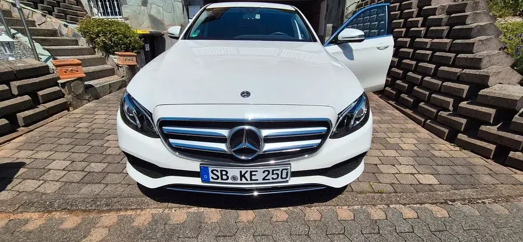 Gebraucht Mercedes 250 224 PS (164 kW) 2017 Weiß Limousine