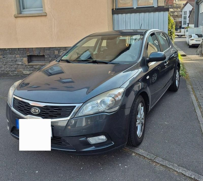 Second-hand Kia Ceed 116 CP (85 kW) 2011 Gri Hatchback