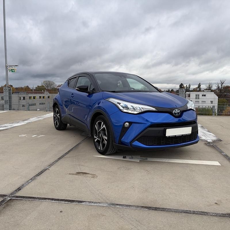 Blau Gebraucht 2022 Toyota C-HR Team SUV | 29.490 € (Teuer) - Bild 1/4