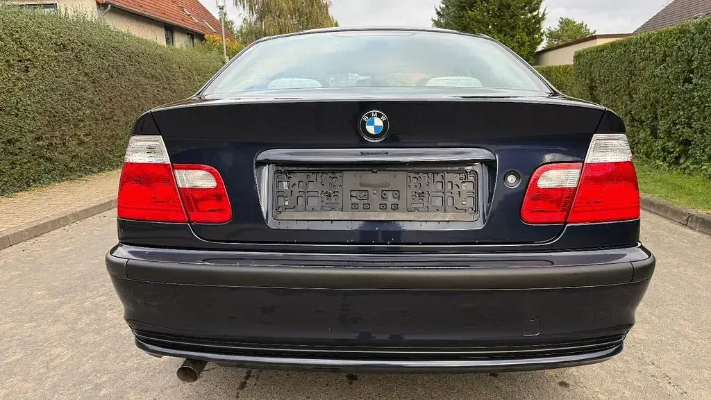 Gebraucht BMW 318 M Sport 118 PS (86 kW) 1999 Silber metallic Limousine