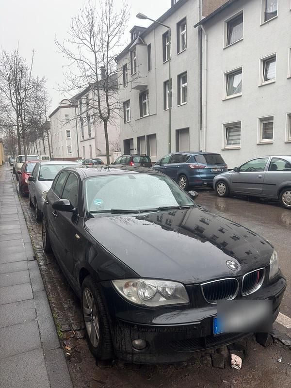 Schwarz Gebraucht 2004 BMW 116 Kleinwagen | 1.050 € (Guter Preis) - Bild 1/4