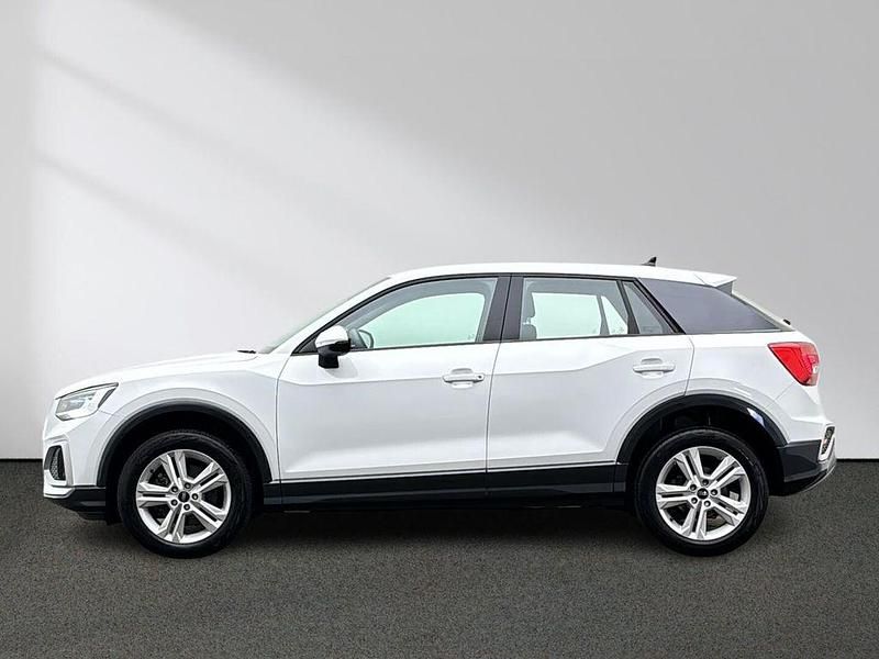 Gebraucht Audi Q2 Advanced Plus 190 PS (139 kW) 2023 Gletscherweiß metallic SUV