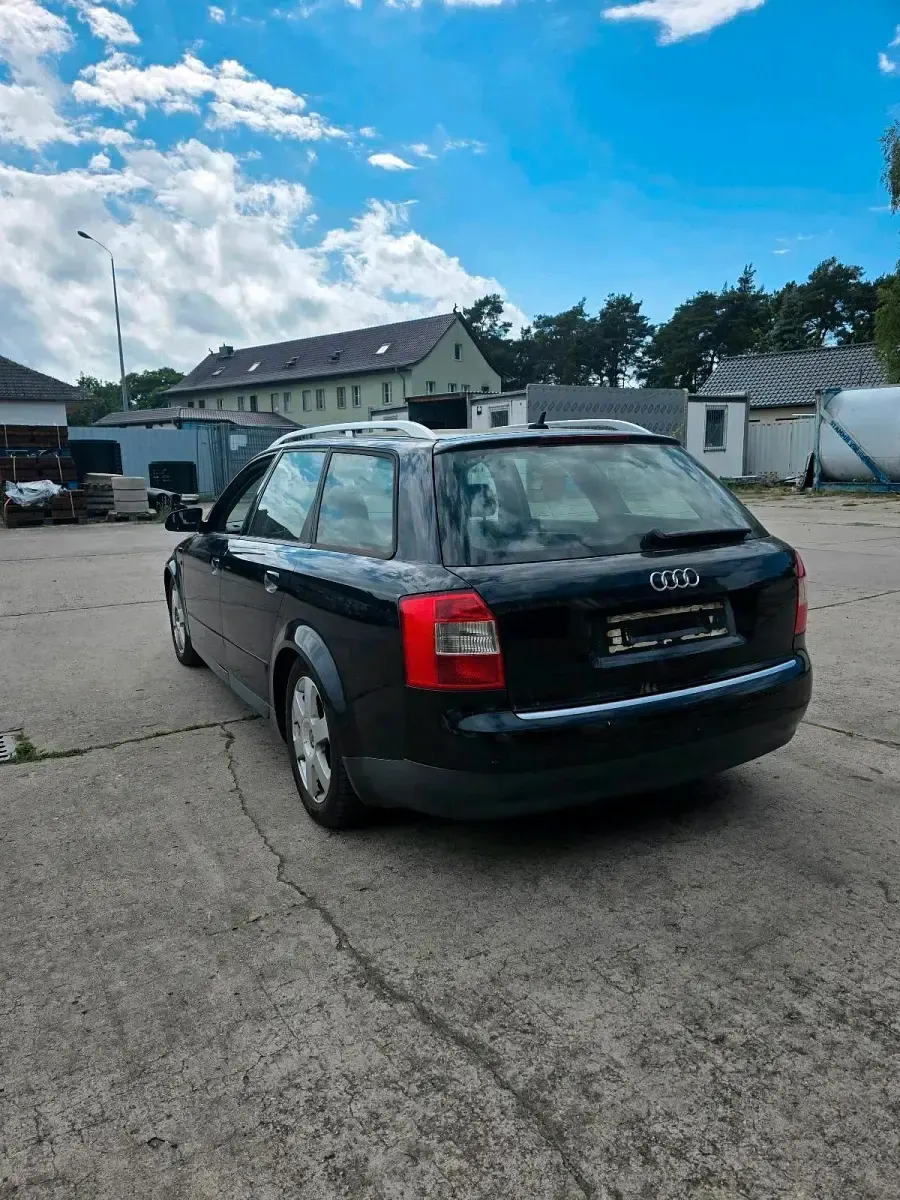 Gebraucht Audi A4 131 PS (96 kW) 2002 Blau Kombi