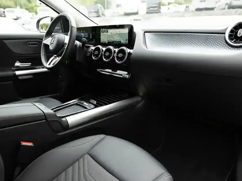 Gebraucht Mercedes GLA220 Progressive 190 PS (139 kW) 2025 Grau metalliclack mountaingrau SUV