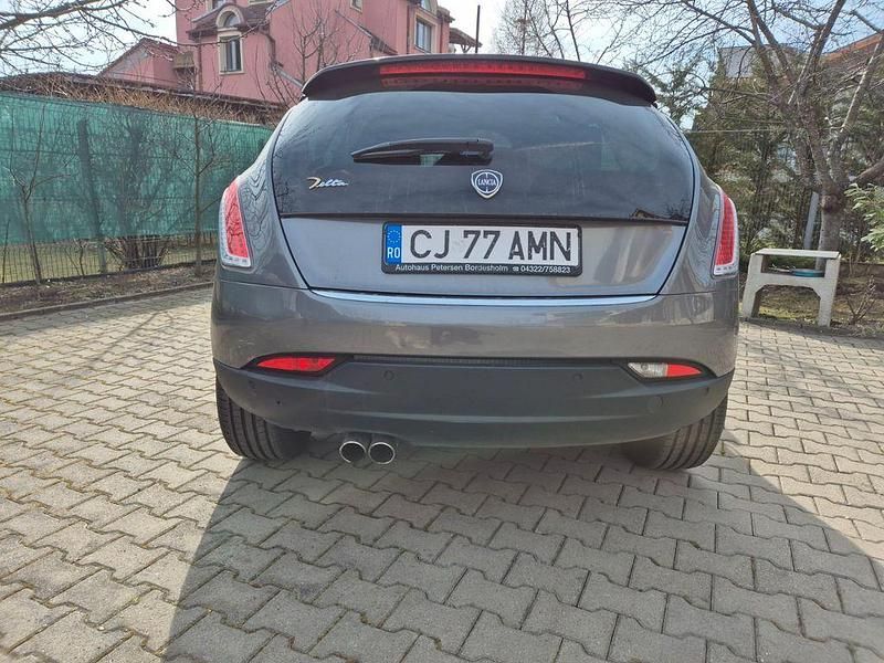 Gebraucht Lancia Delta Gold 120 PS (88 kW) 2012 Grau Kleinwagen