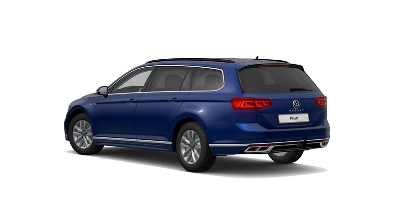 Gebraucht VW Passat R-line 150 PS (110 kW) 2023 Lapiz blue (metallic) Kombi