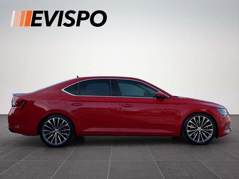 Gebraucht Skoda Superb 280 PS (205 kW) 2016 Rot Limousine