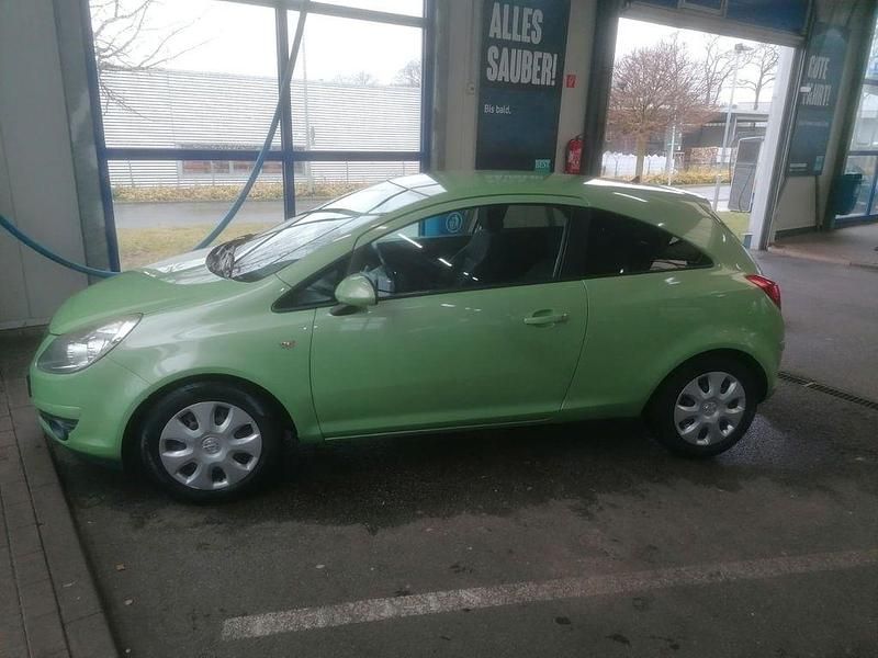 Gebraucht Opel Corsa Selection 69 PS (50 kW) 2010 Grün Kleinwagen