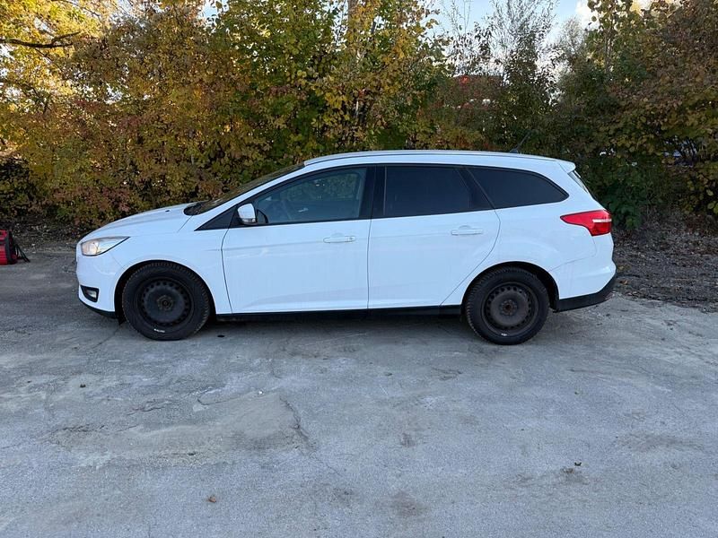 Gebraucht Ford Focus Business Edition 120 PS (88 kW) 2018 Weiß Kombi
