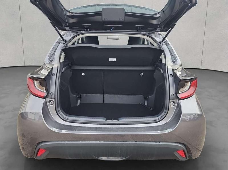 Gebraucht Mazda 2 Center-Line 92 PS (67 kW) 2025 Lead gray Limousine