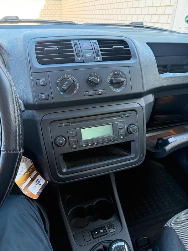 Gebraucht Skoda Roomster 63 PS (46 kW) 2014 Weiß Van / Kleinbus