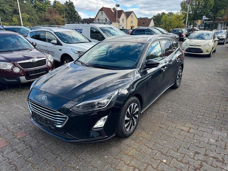 Schwarz Gebraucht 2019 Ford Focus Titanium Limousine | 6.950 € (Superpreis) - Bild 1/4
