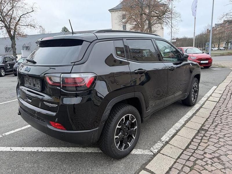 Gebraucht Jeep Compass Trailhawk 241 PS (177 kW) 2022 Schwarz SUV