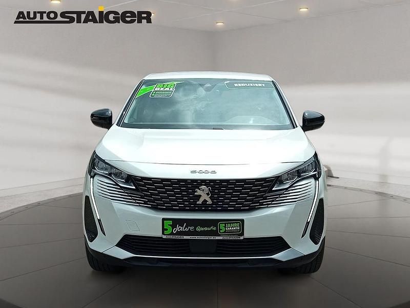 Gebraucht Peugeot 5008 Active 131 PS (96 kW) 2022 Weissmetallic Van / Kleinbus