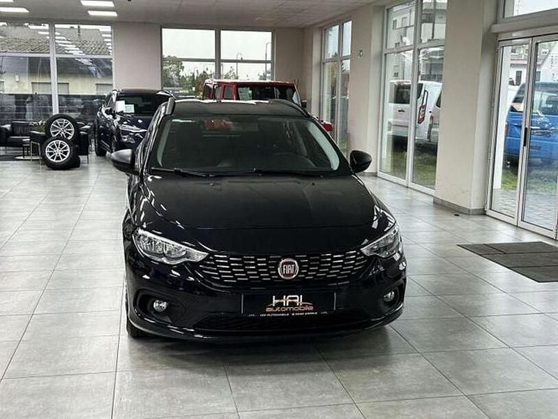 Schwarz Gebraucht 2017 Fiat Tipo Pop Kombi | 8.999 € (Guter Preis) - Bild 1/4