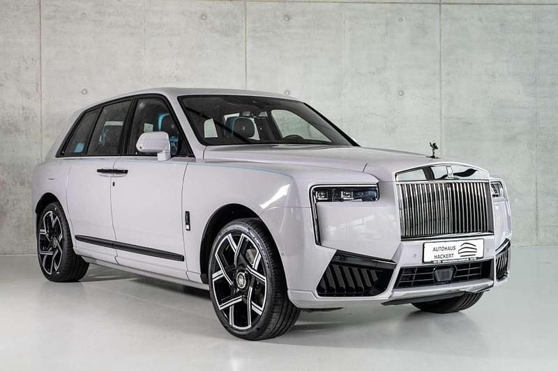 Neu Rolls Royce Cullinan 600 PS (441 kW) 2026 Tempest grey SUV
