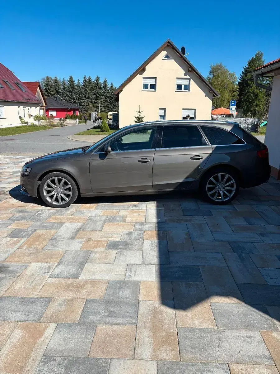 Gebraucht Audi A4 Ambiente 177 PS (130 kW) 2014 Grau Kombi