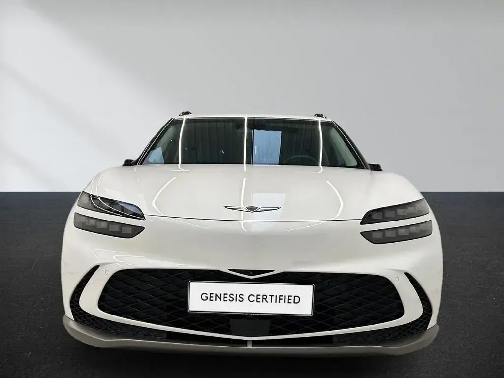 Second-hand Genesis GV60 Sport Plus 359 kW (489 CP) 2023 Alb SUV