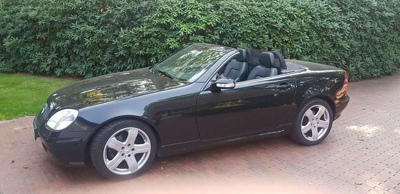 Schwarz Gebraucht 2001 Mercedes SLK200 Cabrio | 5.999 € (Fairer Preis) - Bild 1/4