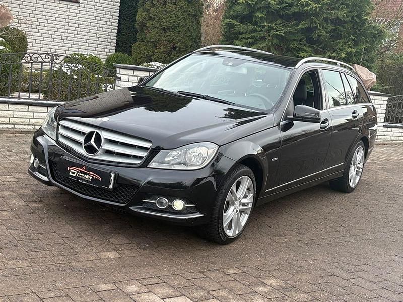 Gebraucht Mercedes C180 156 PS (114 kW) 2011 Schwarz Kombi