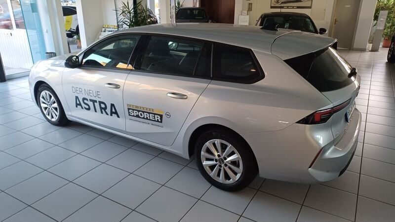 Gebraucht Opel Astra Edition 131 PS (96 kW) 2023 Kristall silber metallic Kombi