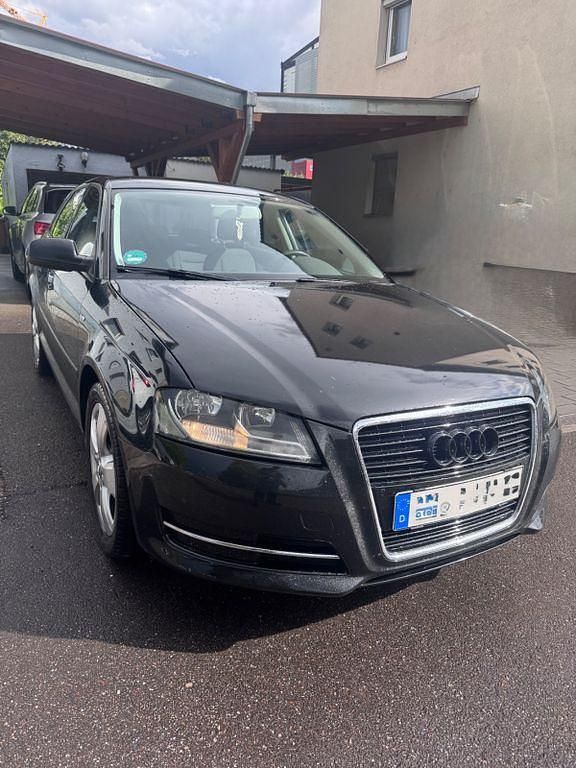 Schwarz Gebraucht 2010 Audi A3 Sportback Ambition Limousine | 6.899 € (Fairer Preis) - Bild 1/4
