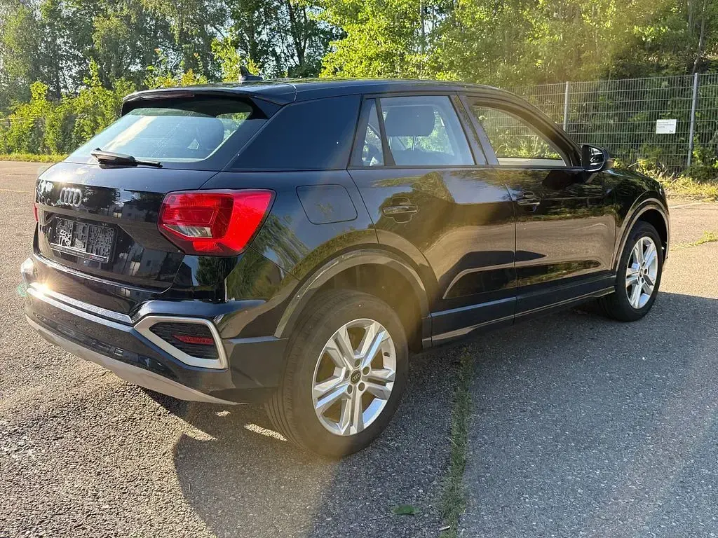 Gebraucht Audi Q2 Advanced 150 PS (110 kW) 2023 Schwarz SUV